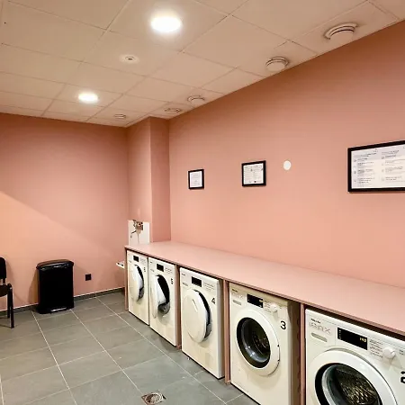 We Live Sharies - B502 Reims