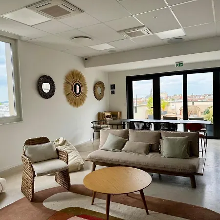 We Live Sharies - B502 * Reims