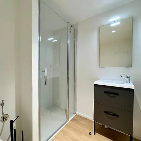 Apartment We Live Sharies - B502 *